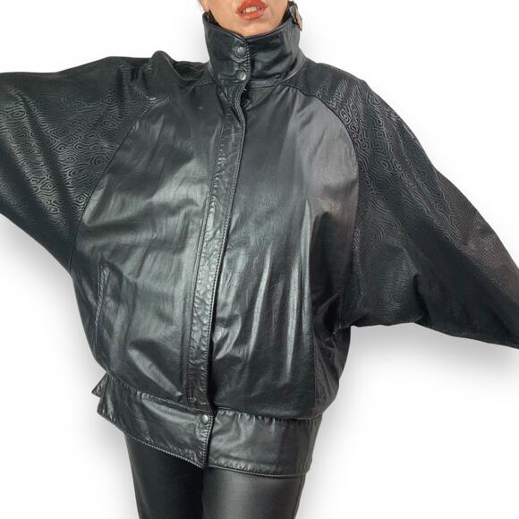 ❌SOLD❌ 1980's black leather batwing jacket by COMINT ARGENTINA - Picture 3 of 14